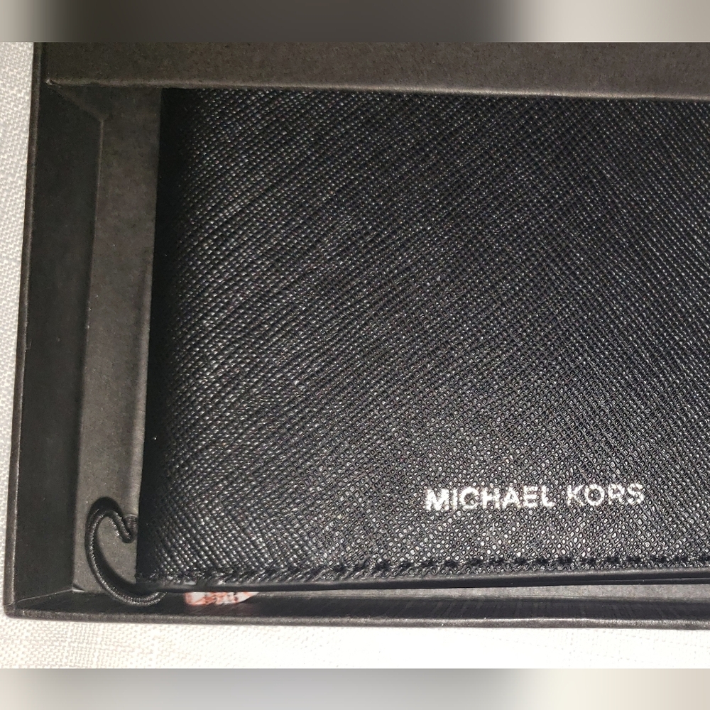 Michael Kors Leather Billfold - Picture 2 of 4